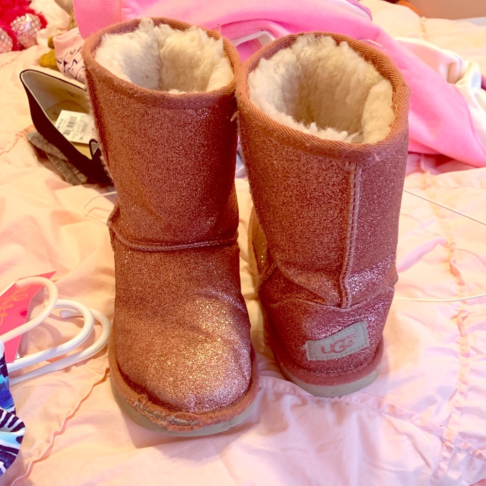 Girls size 3 uggs